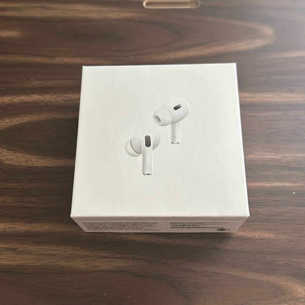 AirPods Pro (2nd Generation) with MagSafe Case